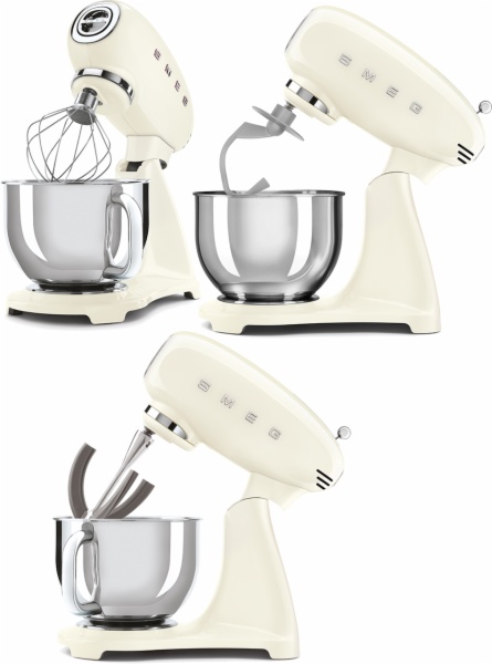 AMASADORA SMEG SMF03CREU CREMA